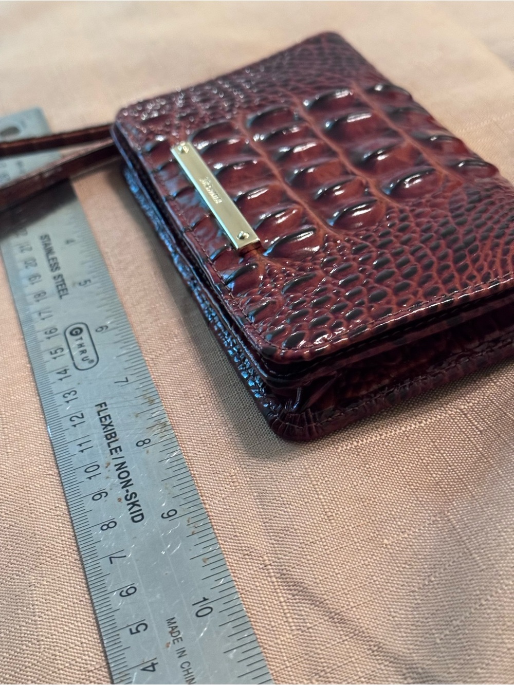 Brahmin- Wristlet Wallet in Deep Brown Croc-Embossed Leather - Picture 5 of 7